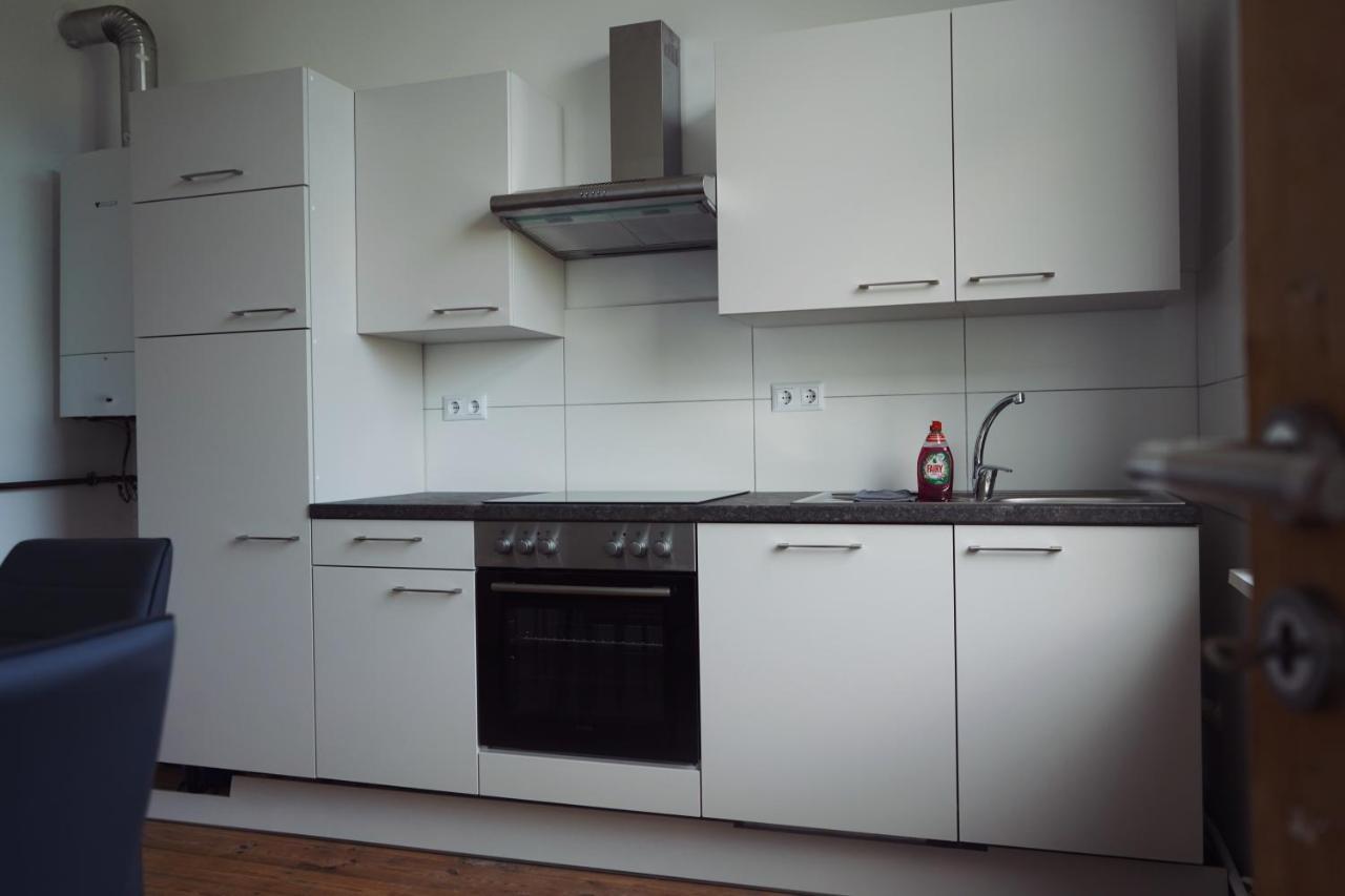 Unique: 5 Bedroom - 2 Bathroom - Kitchen -